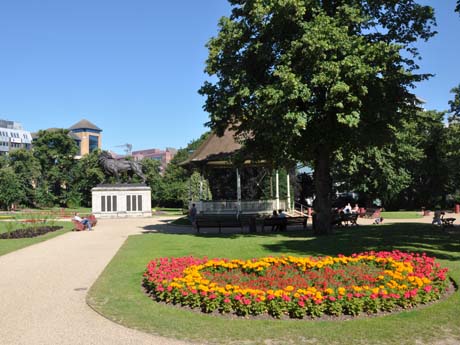 Forburybandstand